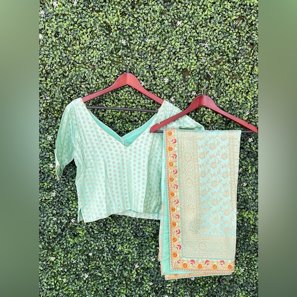 Benarsi traditional lehnga choli - Picture 2 of 5